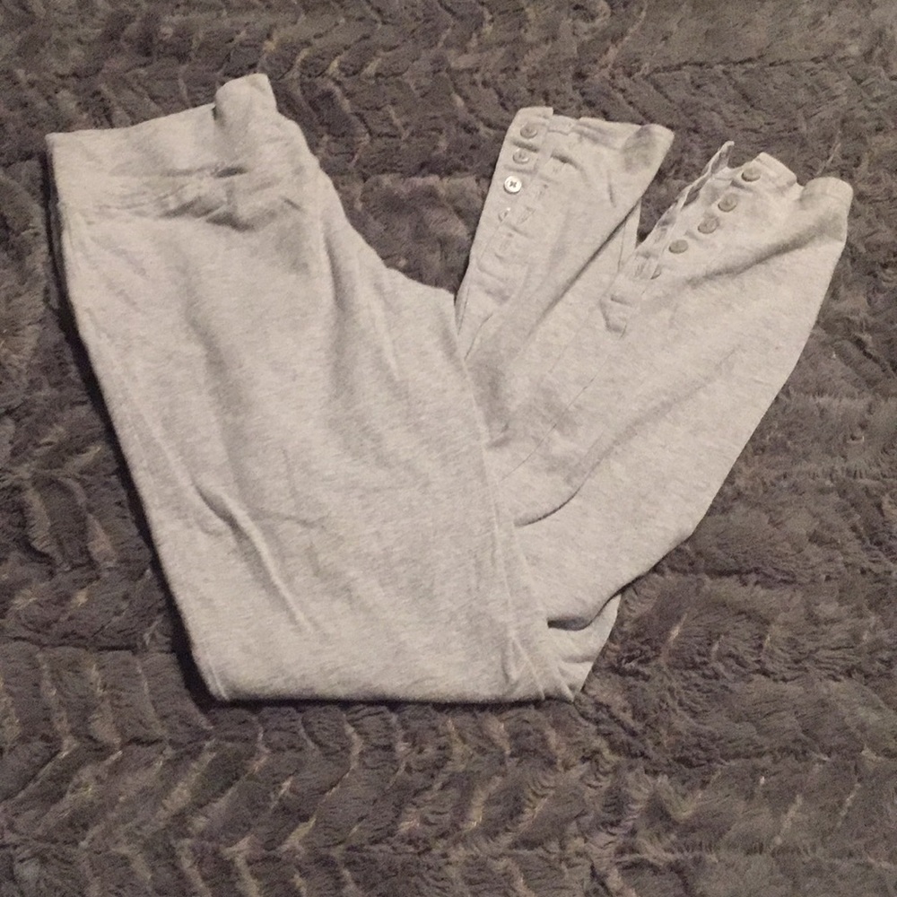 Classic Leggings with Button Detail At Bottom